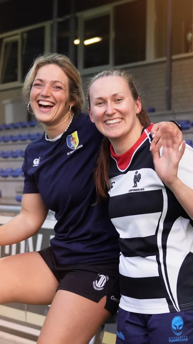 Ter voorbereiding op de wedstrijd tegen Zweden trainden onze dames in hun oude clubshirts – een herinnering aan waar het allemaal begon! 🏉🧡

Een moment van trots en nu helemaal klaar om te knallen tegen Zweden morgen! 💪🔥

#OranjeDamesXV #RugbyNederland #RugbyEurope #WREC25 #Grolsch #CoolProfs #Errea #Corendon #Rhino